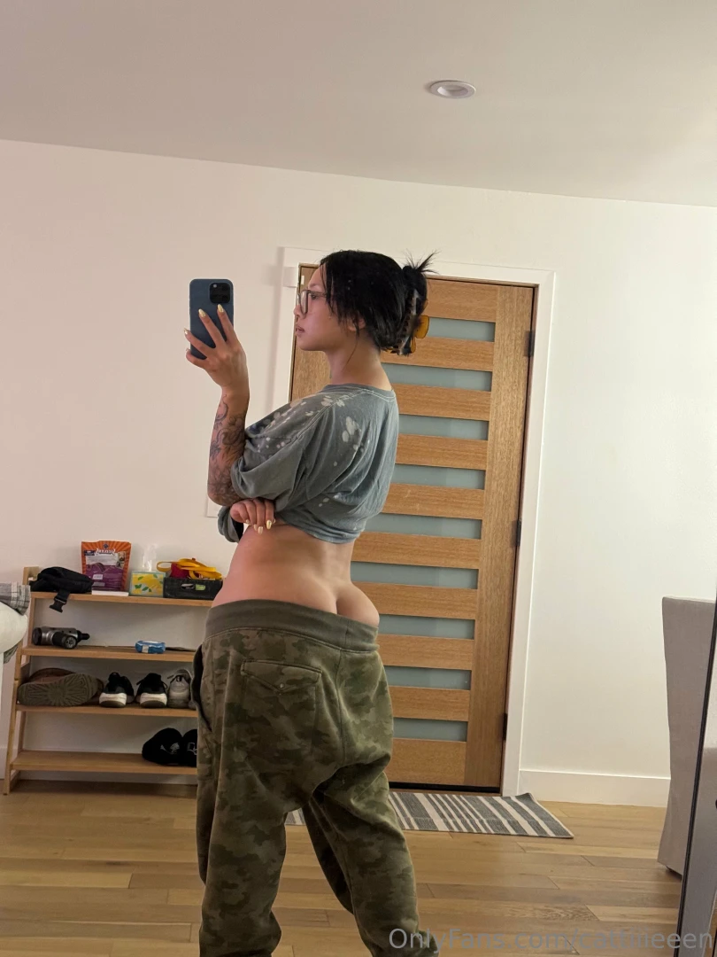 Practically begging you to pull these pants off 