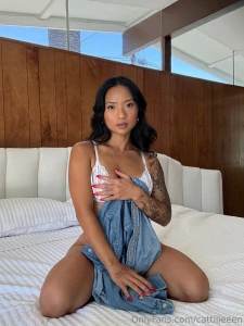 You and i both know i wanna drop these hands so make me drop these