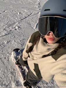 Do i have any snowboarding fans show yourselves