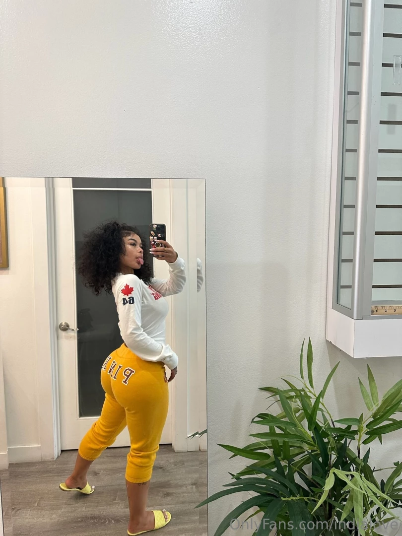 Do you think i look good in these pants 