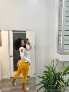 Do you think i look good in these pants