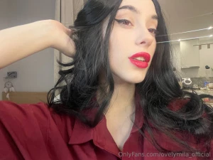 Brown contact lenses are a popular choice among people who want to