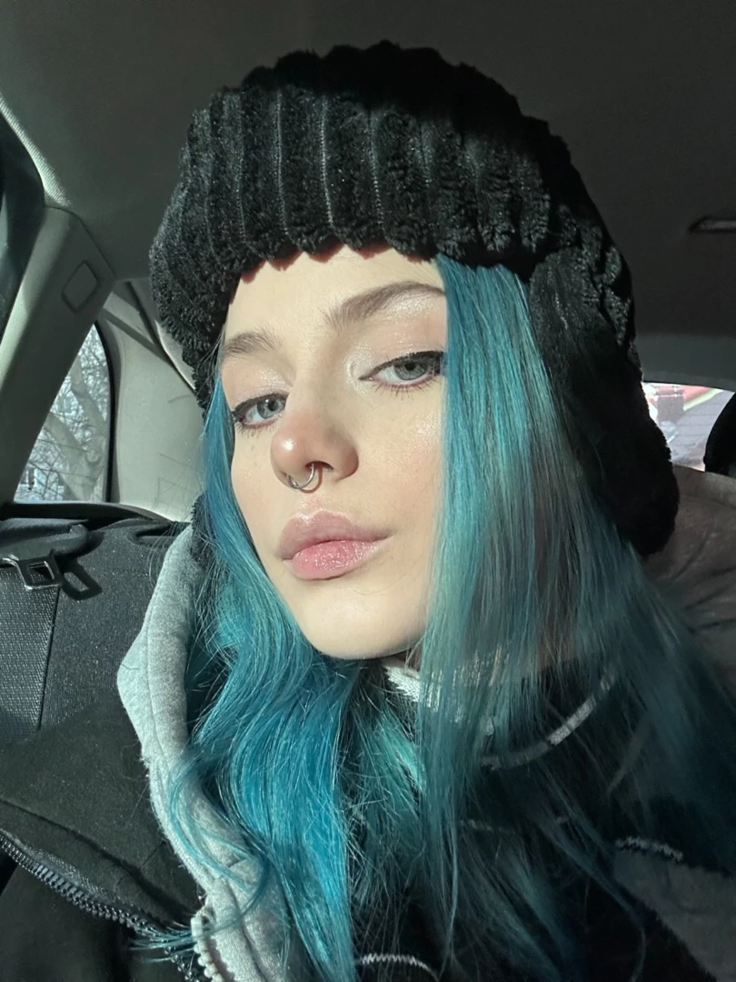 Hi everyone friday is the day you already have one foot in the weekend 