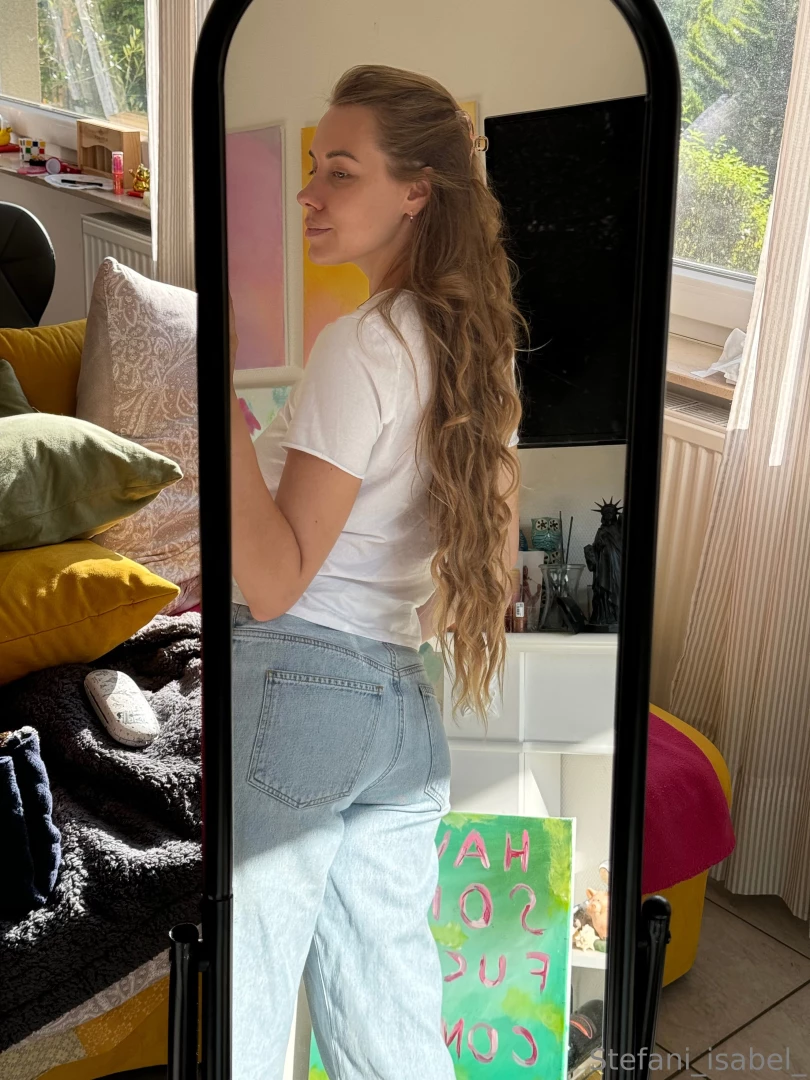 He who gets up early wants to buy the best dress at the mall haha 