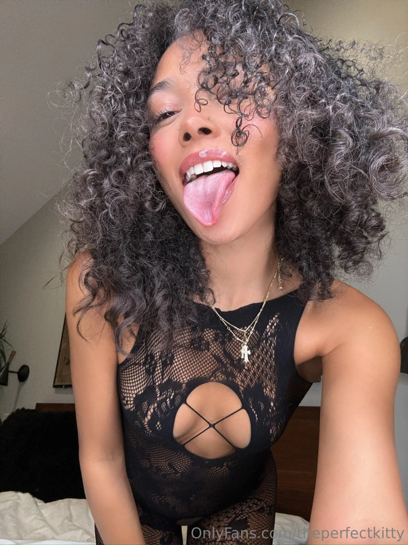 Send me a tip of 10 to send you a very hot video 