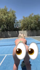 I had to be sneaky so the owner of the airbnb didn t see me