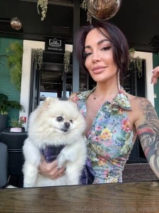 Just two girls on our usual coffee date she gets compliments even more