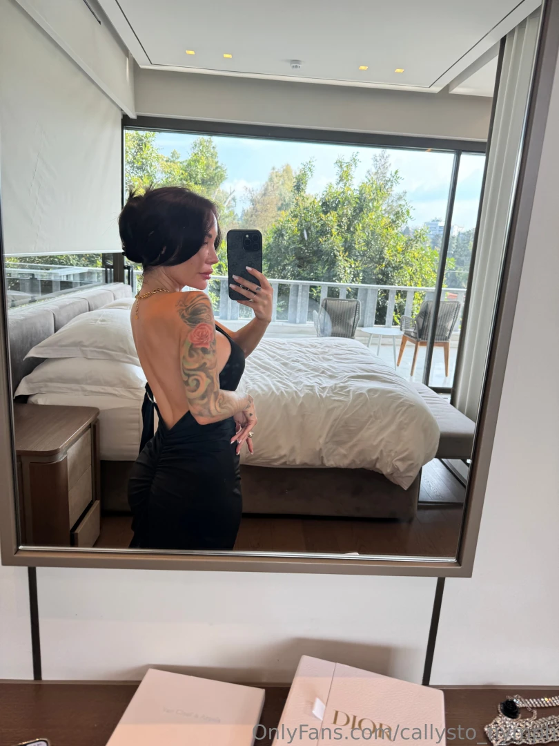 Wanna hear a secret i left you a little voice message this evening 