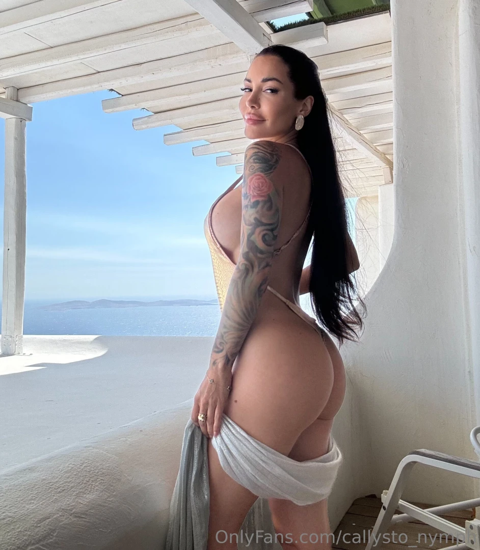 G lden skin bare shoulders and no reason to rush this view isn t just 