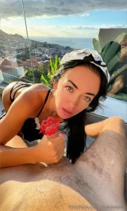 Sexy slu ka co chod pravideln ukl zet vilu bohat mu en i si ned ct a