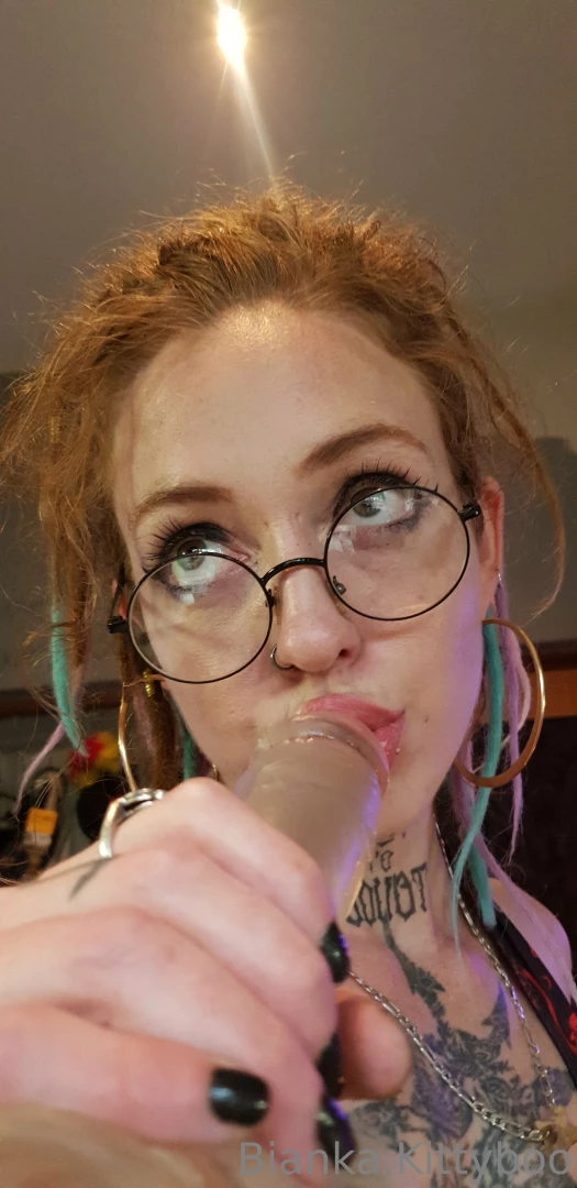 Kitty needed to cum hard on her birthday meeeeow leave me a tip if i part 2 