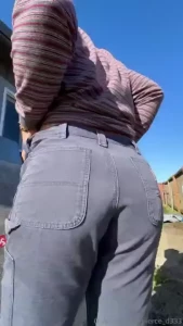Do you like the way these pants fit me