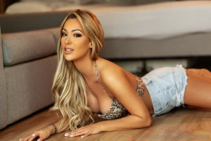 I ve got two things you can choose tonight the kind of cigarette and