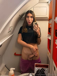 I cummed on my last flight new video who wants to see it