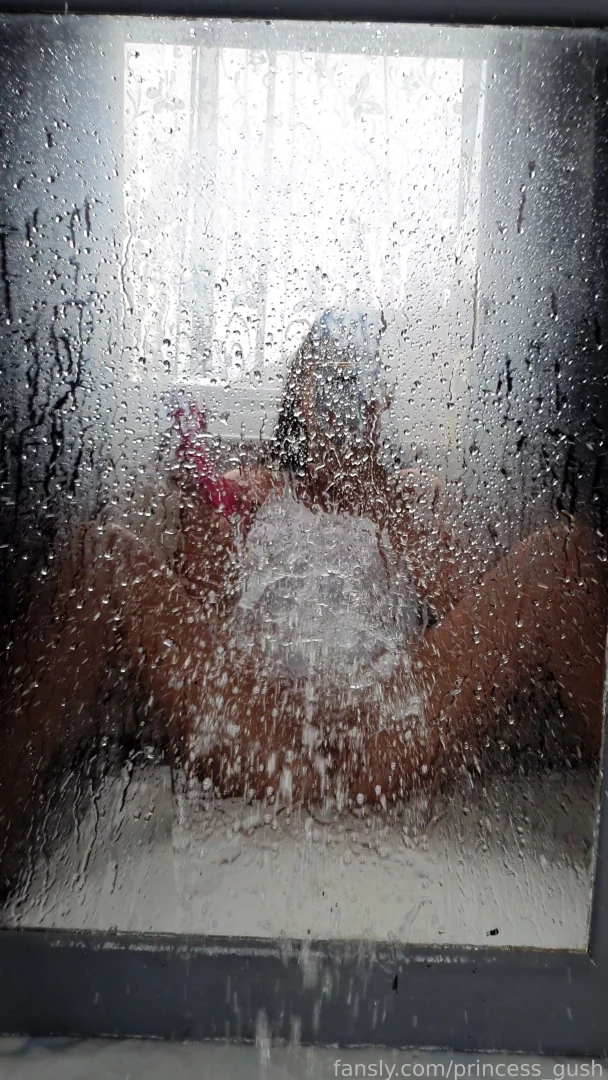 Ooooppssss i drenched the mirror 