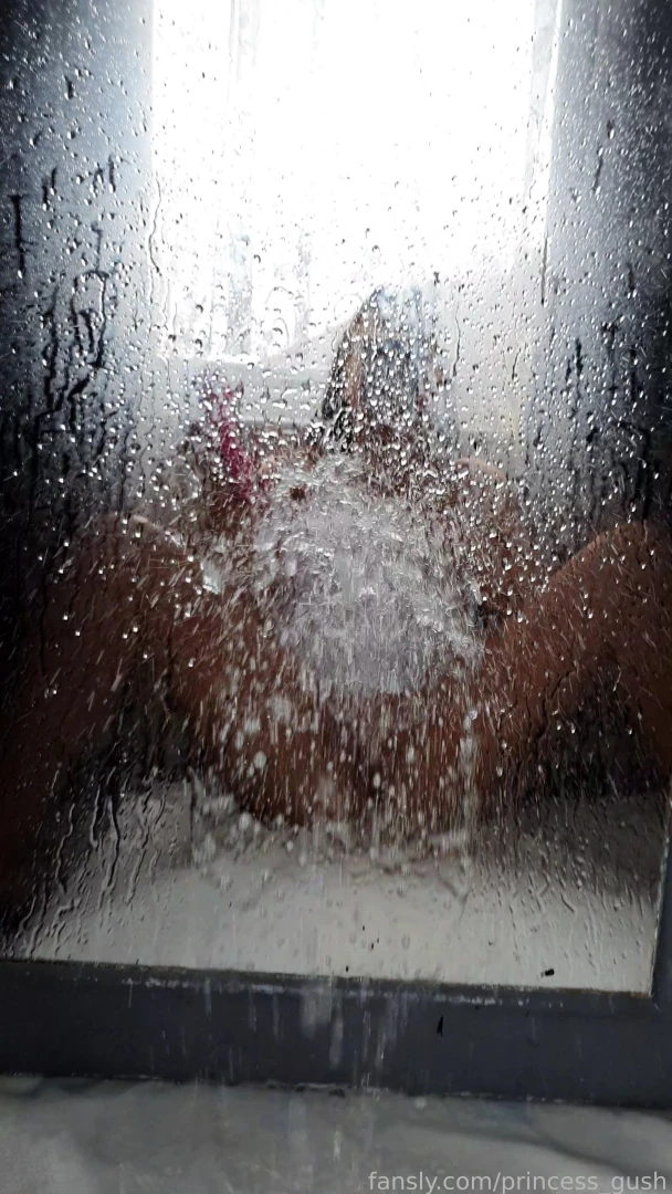 Ooooppssss i drenched the mirror part 4 