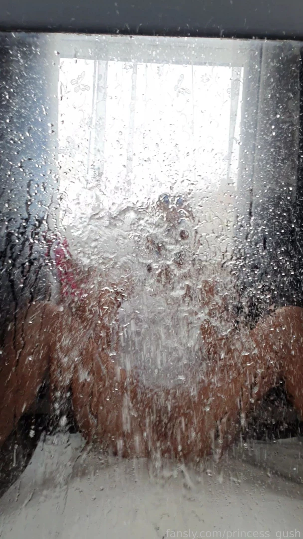 Ooooppssss i drenched the mirror part 1 