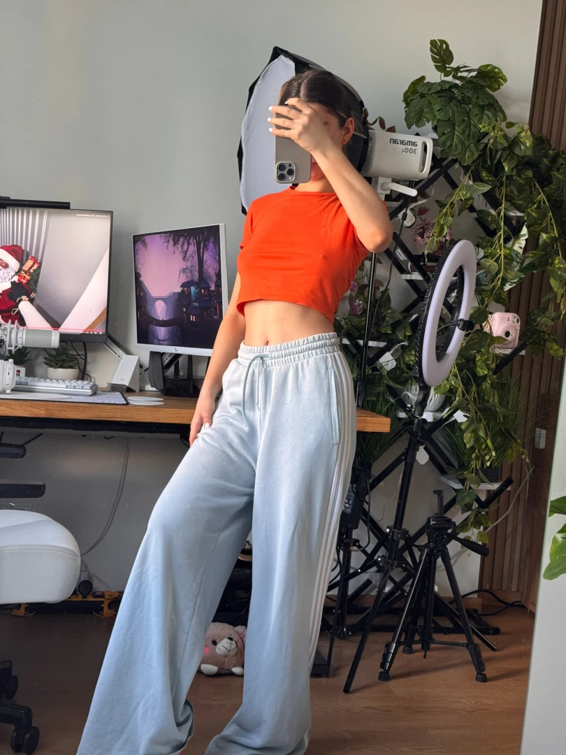 Lazy day vibes just me my comfy pants and maybe your message to keep 