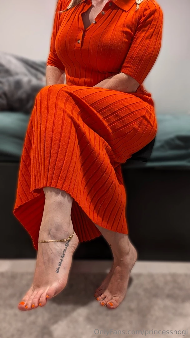 Work meeting call me velma 5 minute video available at 12pm est part 1 