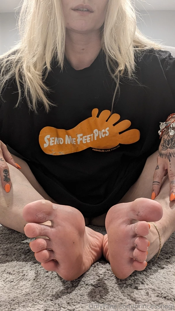 Happy friday i absolutely love my shirt come and lick my soft smooth 