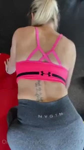 Gym pics and vids i flash my tits end of first part 3