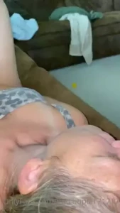 Rubbin her pussy part 1