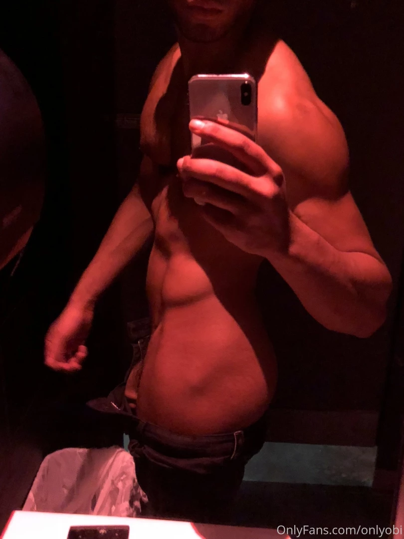 I don t know what it is about public bathrooms that make me part 1 