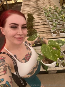 Plant mom looking for her daddy