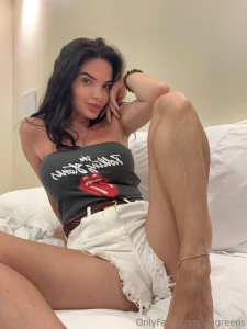 Good morning babe still in bed thinking of you wanna see what i m not