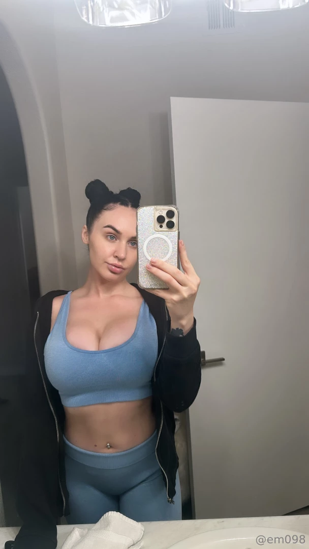 Omfg i just sent out something so naughty in my vip page go here now part 1 