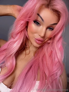 My thighs are open for deep conversations and deeper strokes