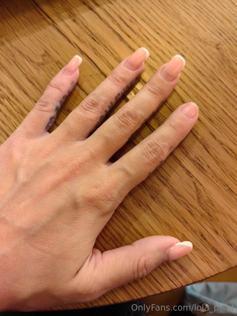 Hey guys this pretty lady needs to upgrade her manicure because dildo 