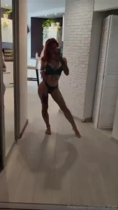 No mirror will be left without photos and videos lol