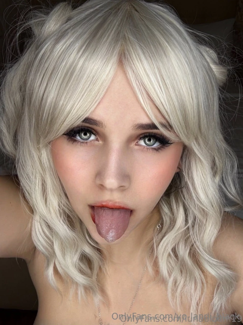 Lunabloom19 enjoy big natural tits and juicy ass orgasm lunabloom19 