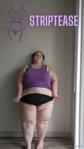 I know you love my body so watch as i strip down and get completely