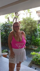 I m in bali atm still checking messages when i m connected to wifi part 1