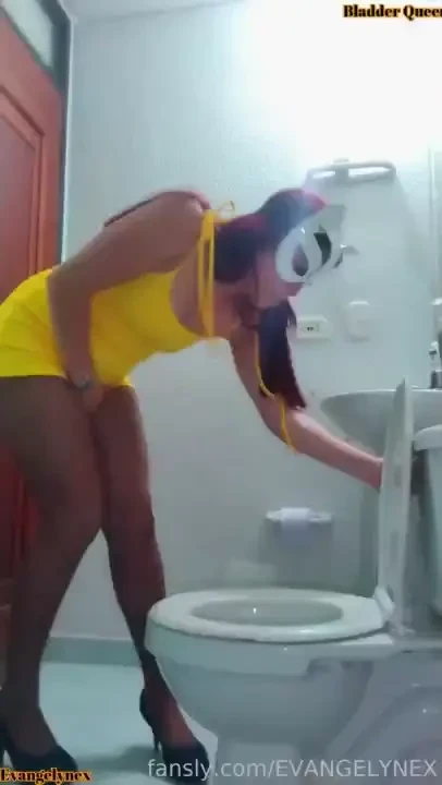 Pee piss pissing peeing pissvideos pissporn goldenshower wettingg part 1 