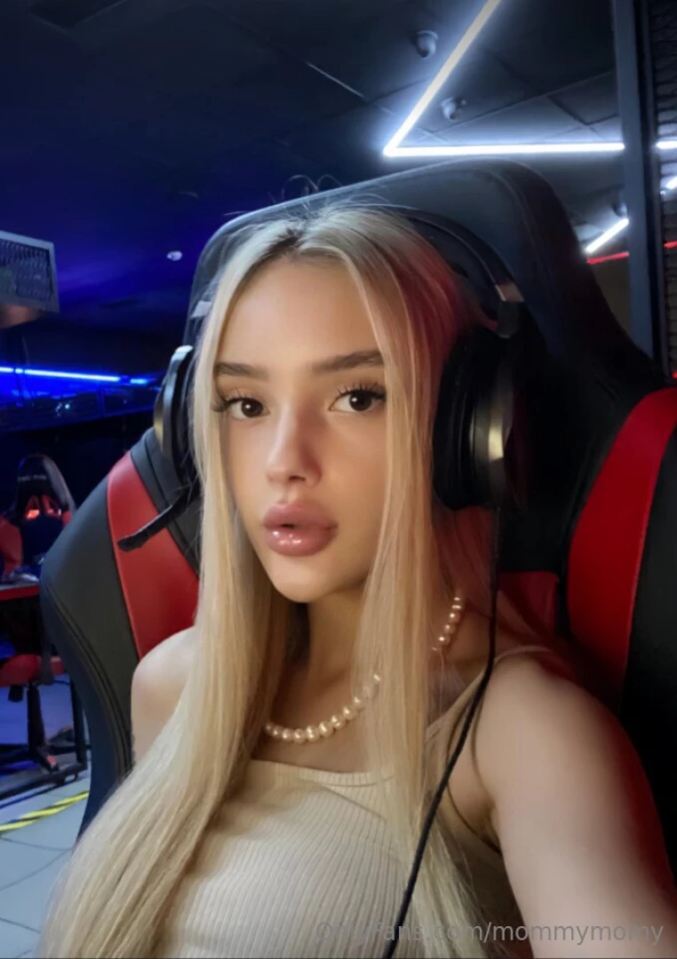 Magic_princess imagine me turning to face you and kissing you just part 13 