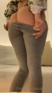 Gonna take a bath should i take a video