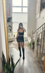 Leave a comment if the look and smell of leather clothing turns you on