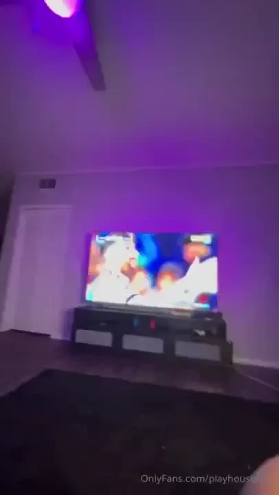 She sucked rode my dick during the chelsea game 