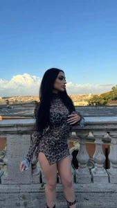 Sono stanca dopo una lunga passeggiata mi serve compagnia