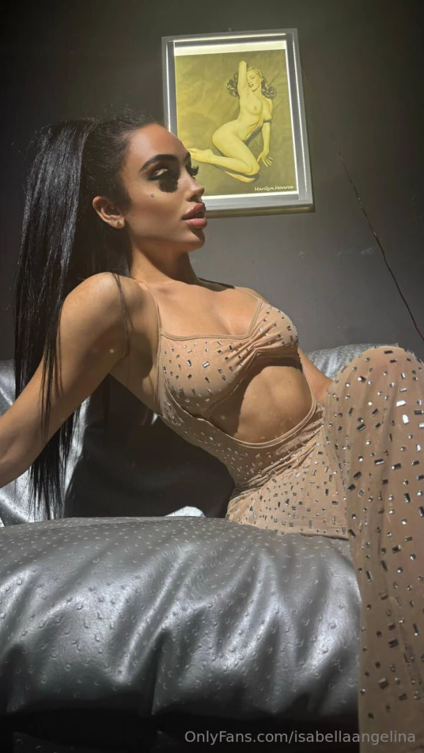 Scrivimi in chat amore che sono calda 