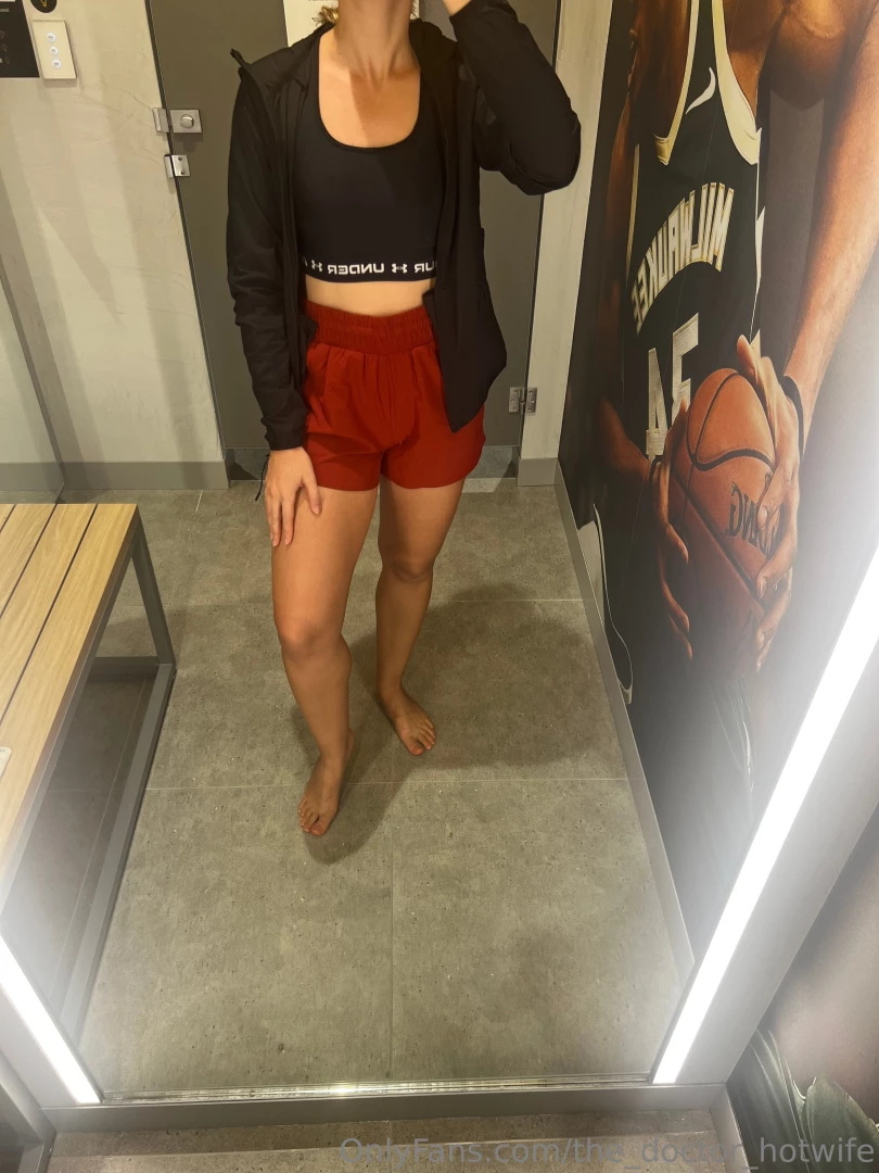 Guys i m having some fun in the dressing room trying out new clothes 