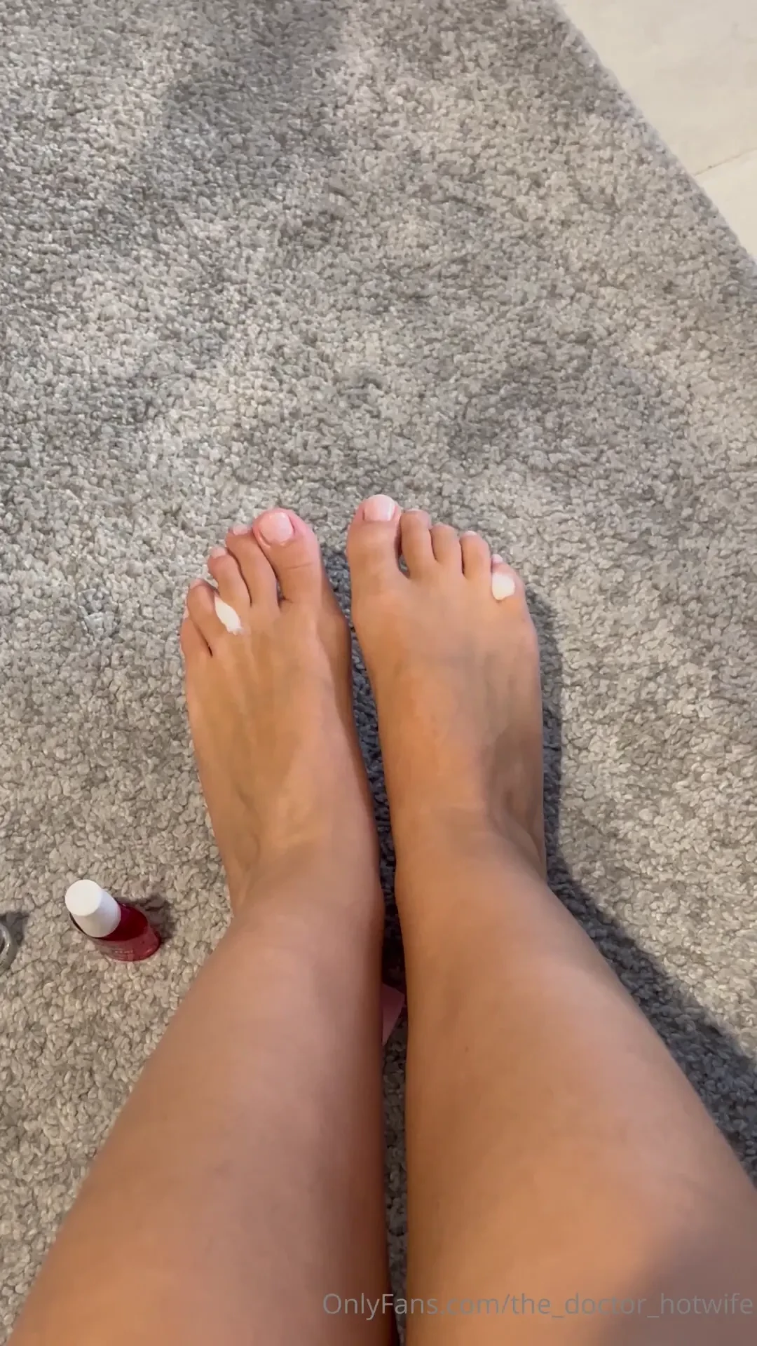 Hey babes i really need to get my mani and pedi done my poor toes need 