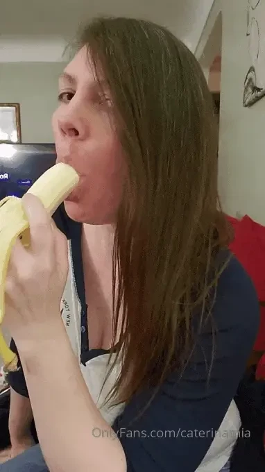 Always use caution when eating a banana 