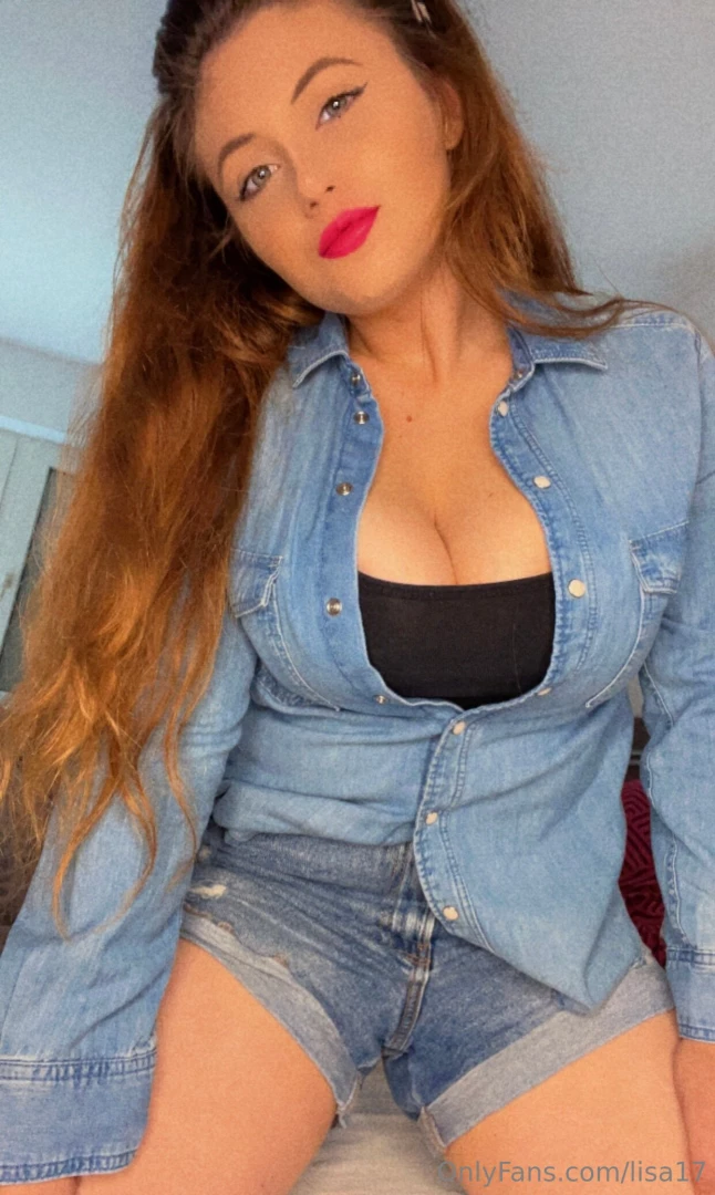 A striptease with this outfit that ended with a very nice pussy game 