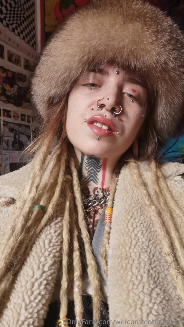 She s hot she s spicy 