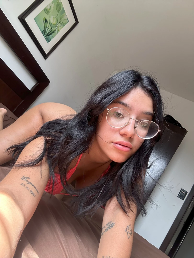 Can you show me what you re doing rn in my dms 