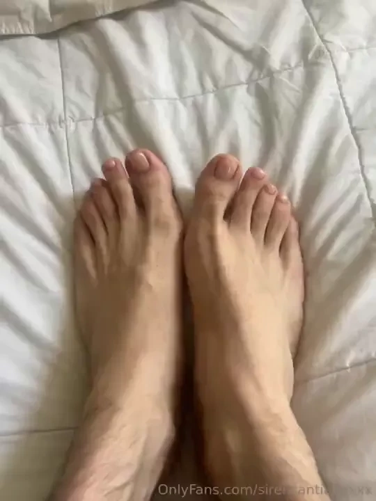 I got my toes done finally what do we think i wanna nut on them and 